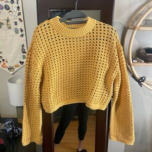 H&M Cropped sweater